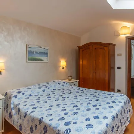 Star View Apartment With Pool